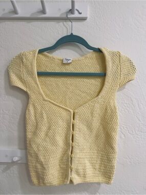 Abercrombie & Fit h Soft Yellow Knit Button-Up Top | Size: Xsmall